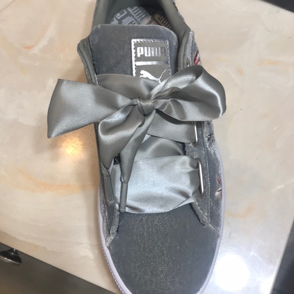 Velvet Pumas with floral designs on the side! - Picture 6 of 7